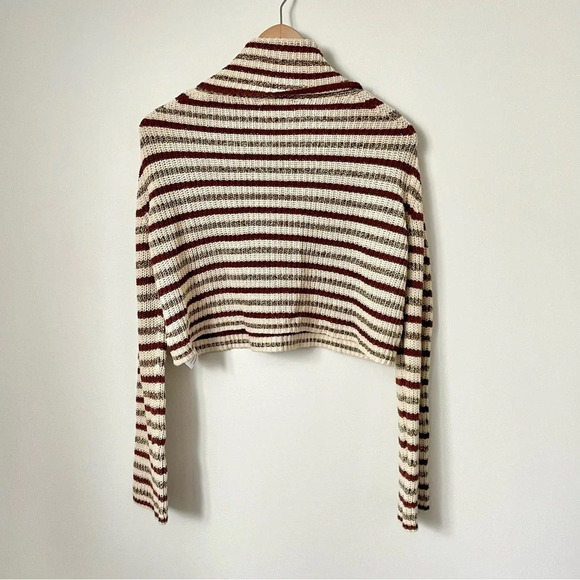 Urban Outfitters Stripped Cropped Turtleneck Sweater - Picture 3 of 8